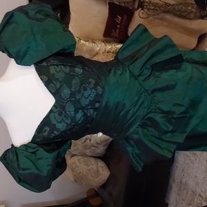 Emerald green vintage satin dress size small
